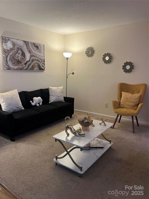 7122 Stonington Lane Charlotte NC 28227