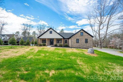 1500 Avalon Oaks Court Dallas NC 28034