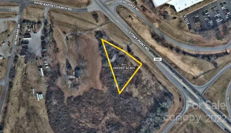 The only available corner at the intersection of Hwy 74 Business and Hwy 74 Bypass on the West side of Kings Mountain.

Quick access to Highway 74 Bypass.

2020 Traffic count of 33000 cars per day on Highway 74 Bypass.  (According to NCDOT)

2020 Traffic count of 9600 cars per day at Ingles on Highway 74 Business.  (According to NCDOT)

0.5 mi to Ingles Grocery Store
4.6 mi to Two Kings Casino
3.4 mi to Atrium Kings Mountain Hospital
4.7 mi to downtown Kings Mountain
