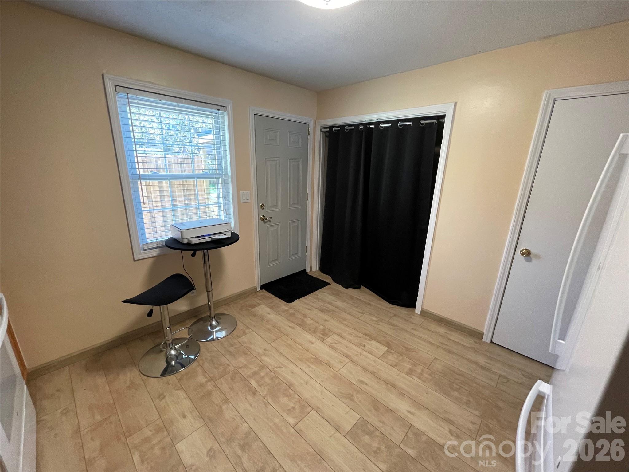 1300 Larchmont Place