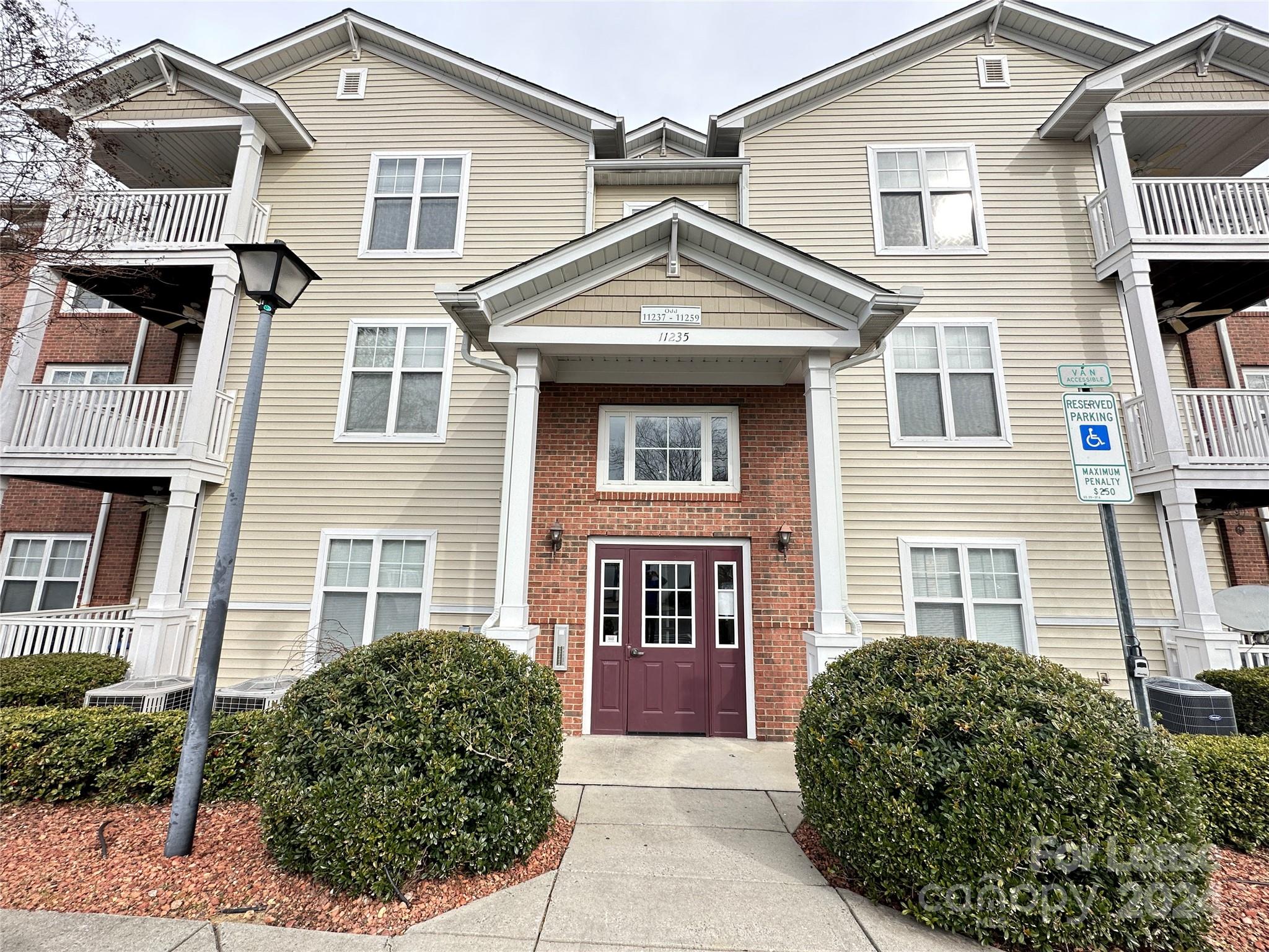 Hyde Park - Residential Lease