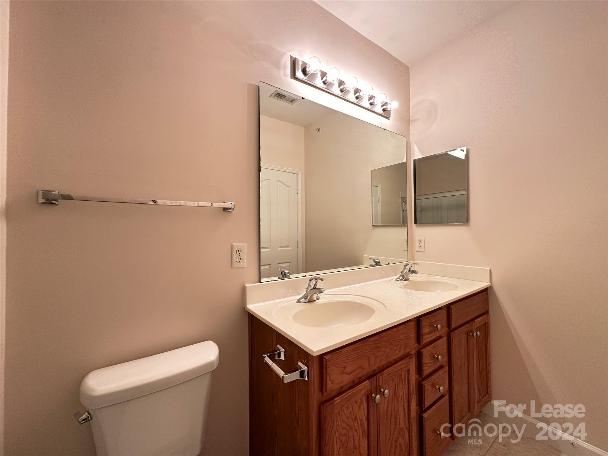 Hyde Park - Residential Lease