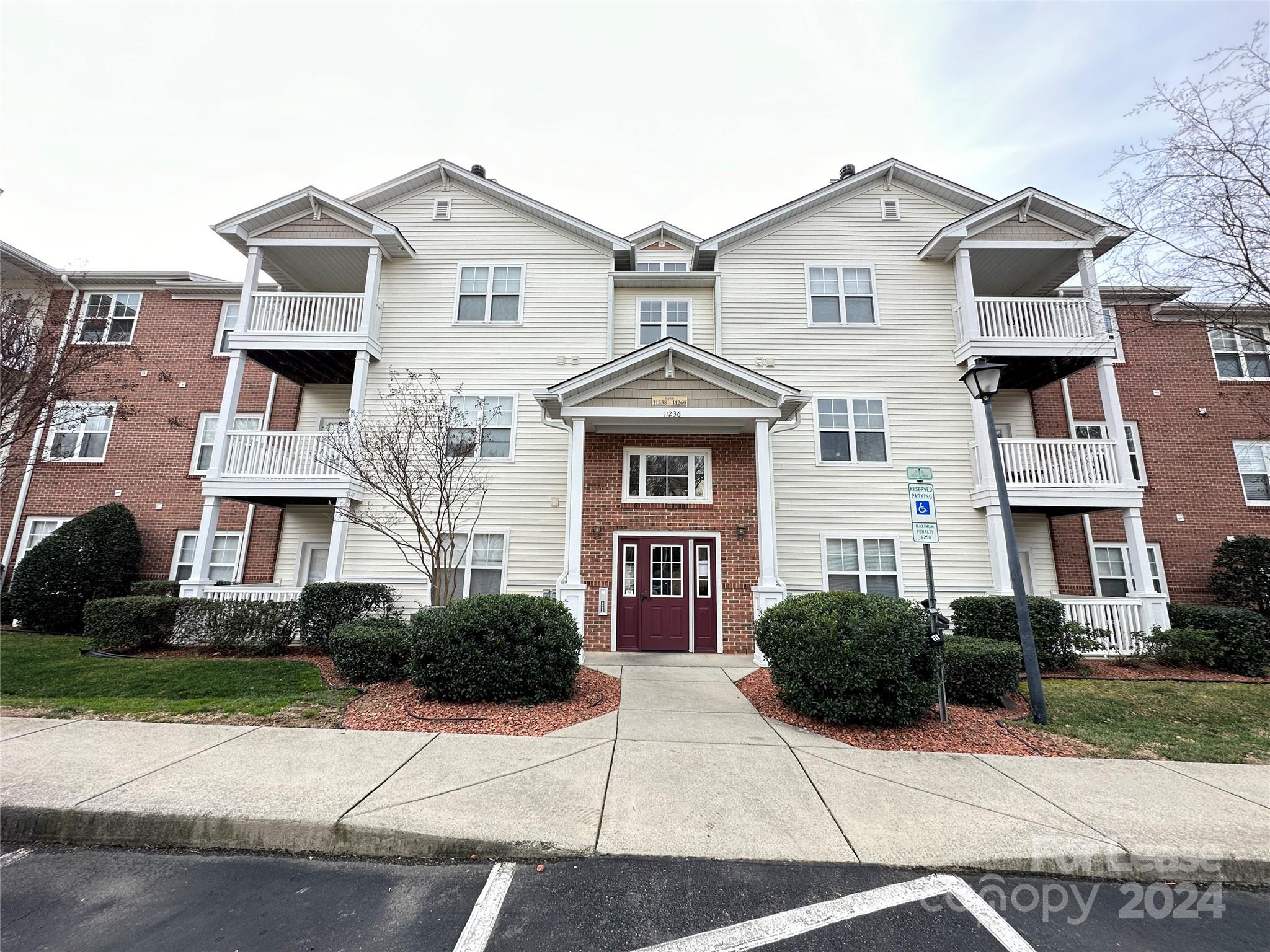 Hyde Park - Residential Lease