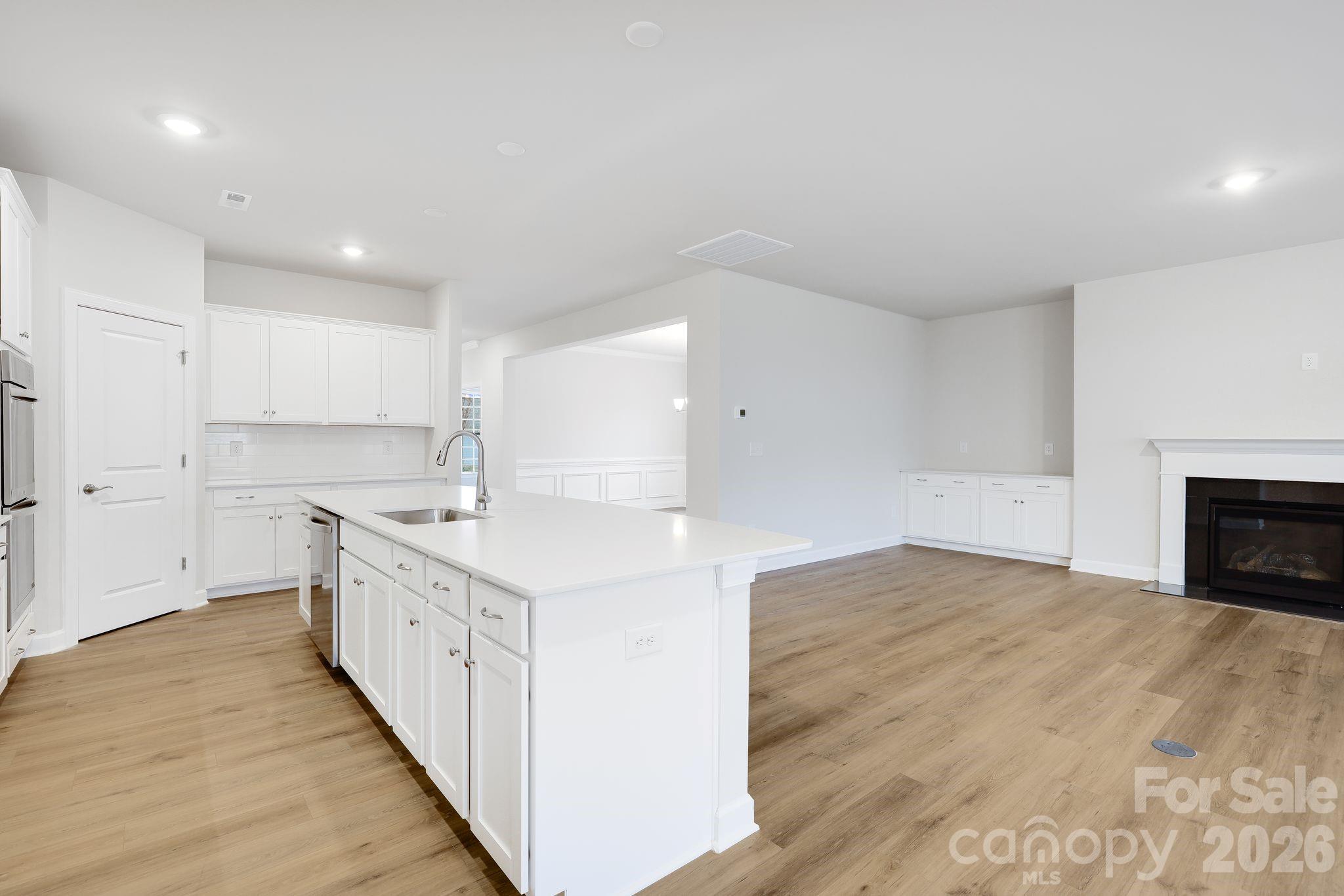 Roselyn - Residential