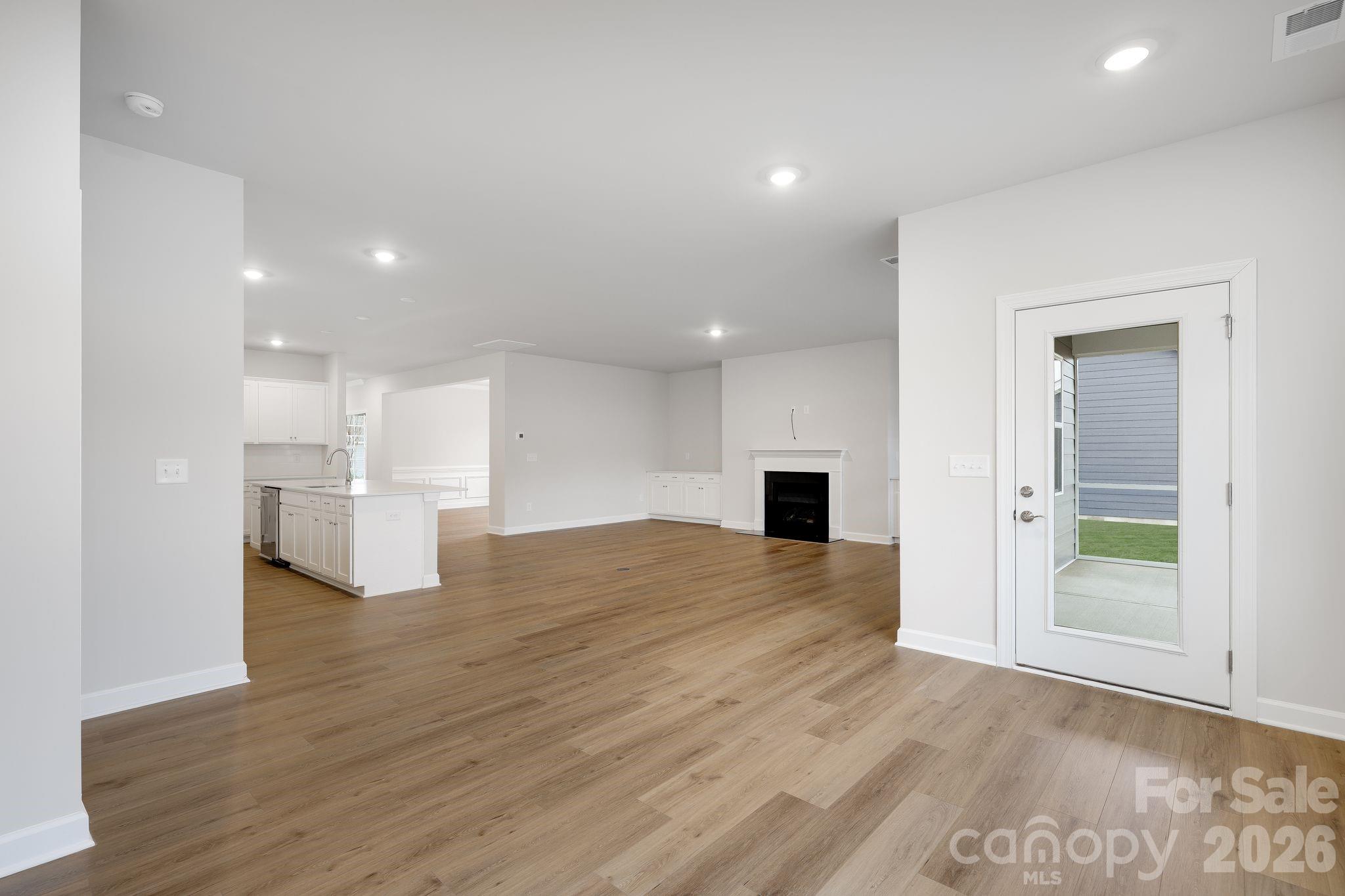 Roselyn - Residential