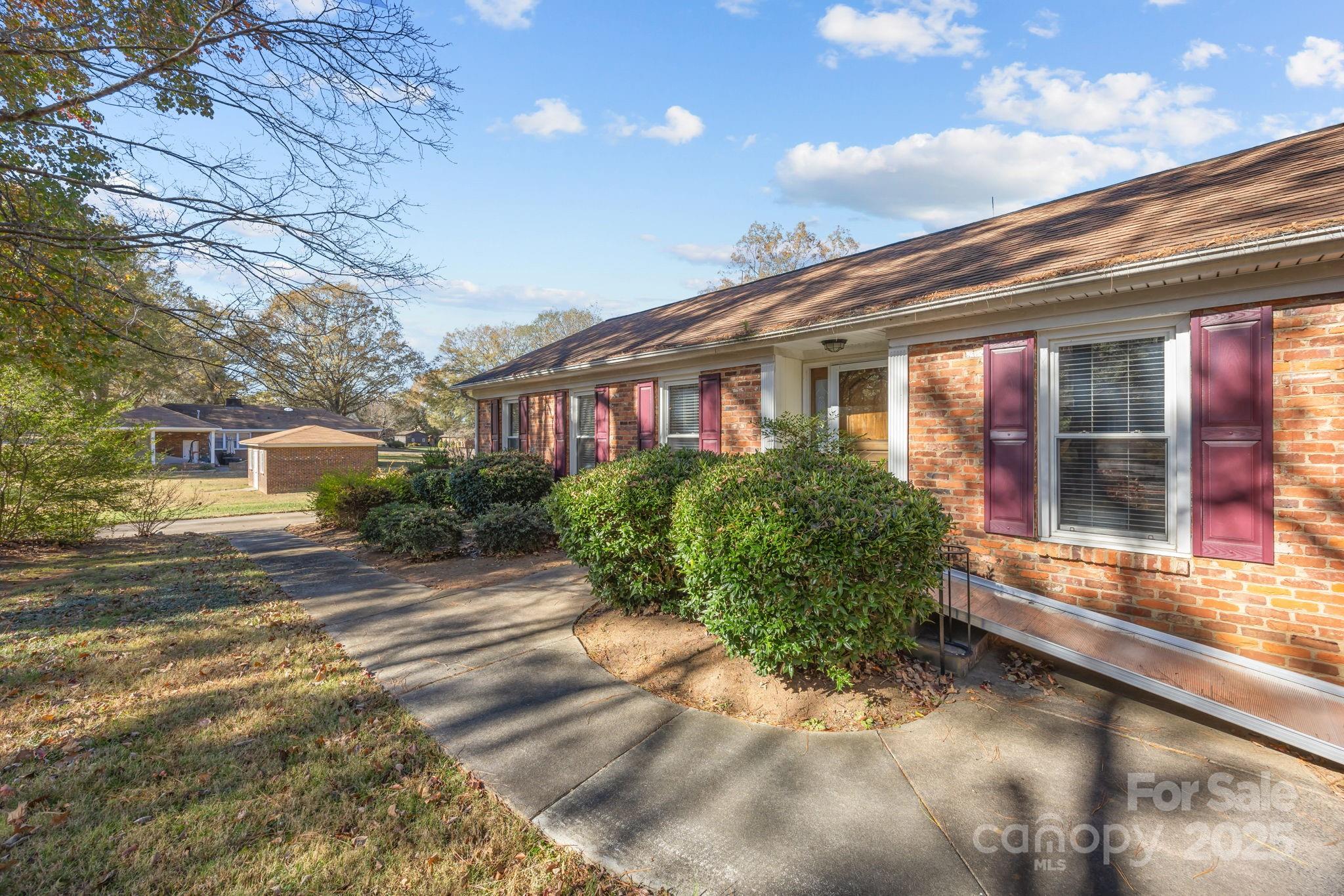 4423 Bob White Court