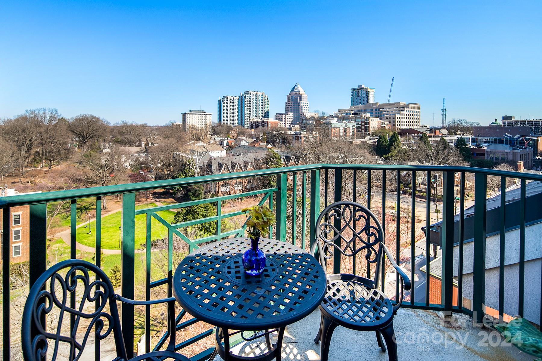 Fifth And Poplar - Residential Lease