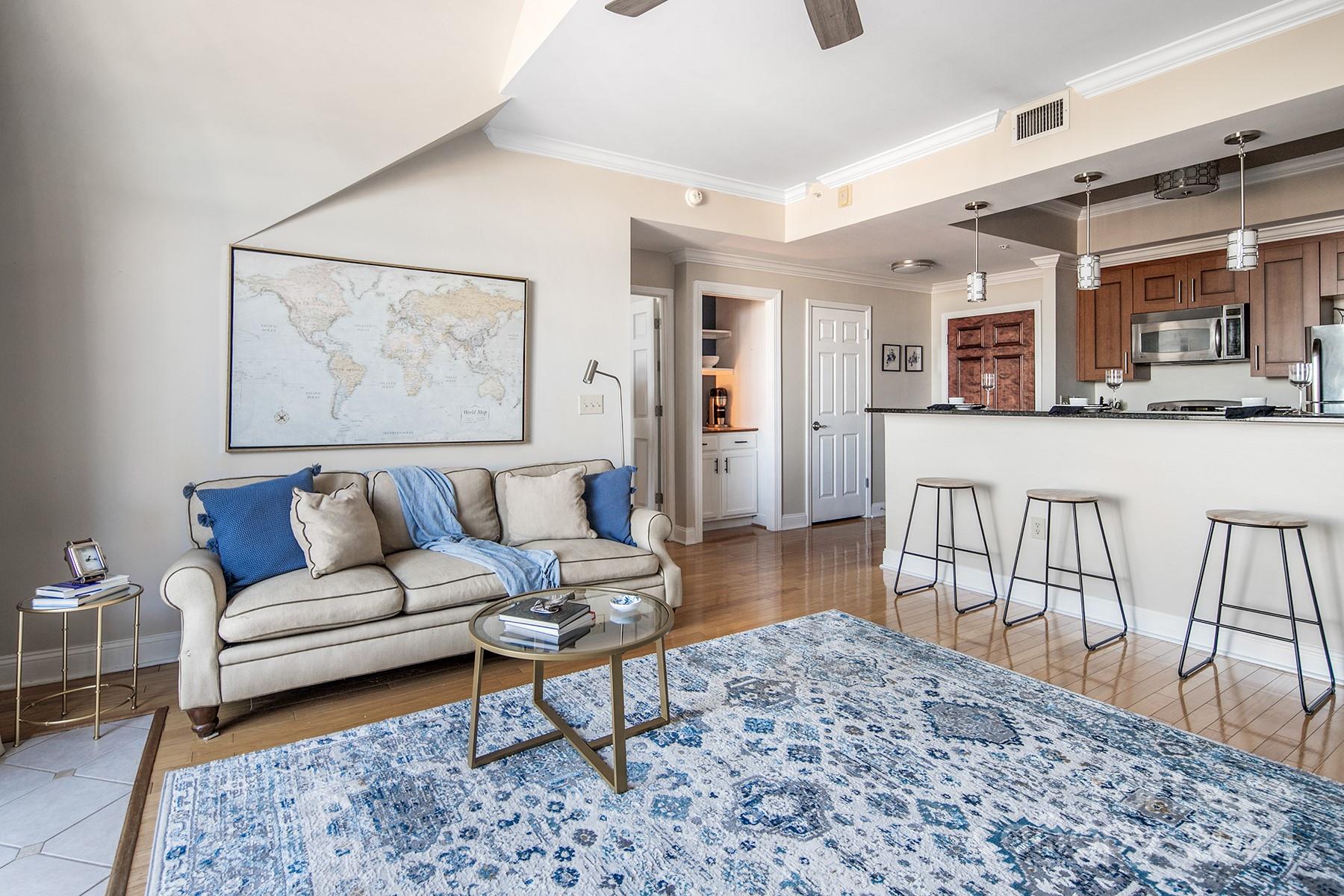 Fifth And Poplar - Residential Lease