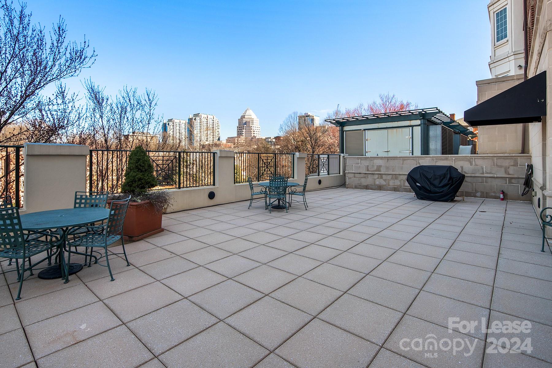 Fifth And Poplar - Residential Lease