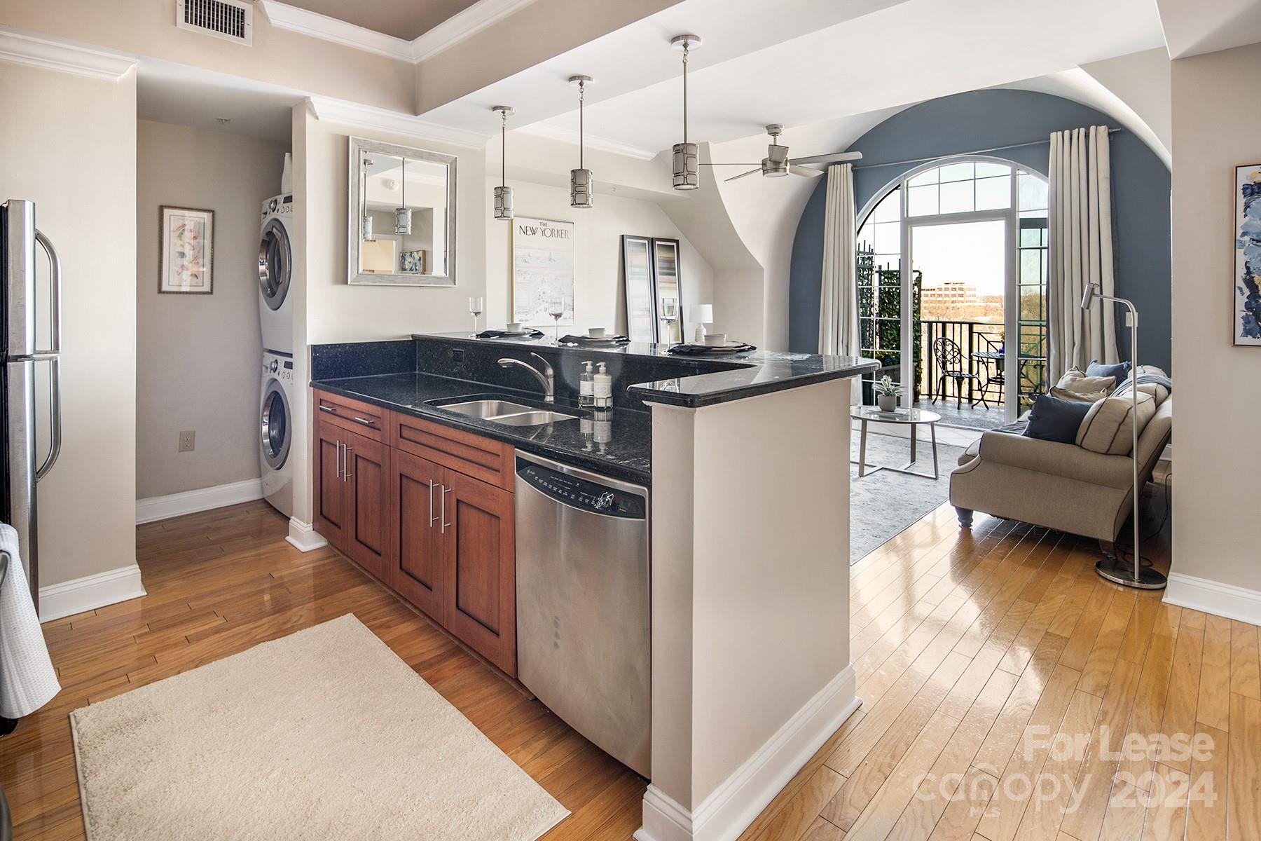 Fifth And Poplar - Residential Lease