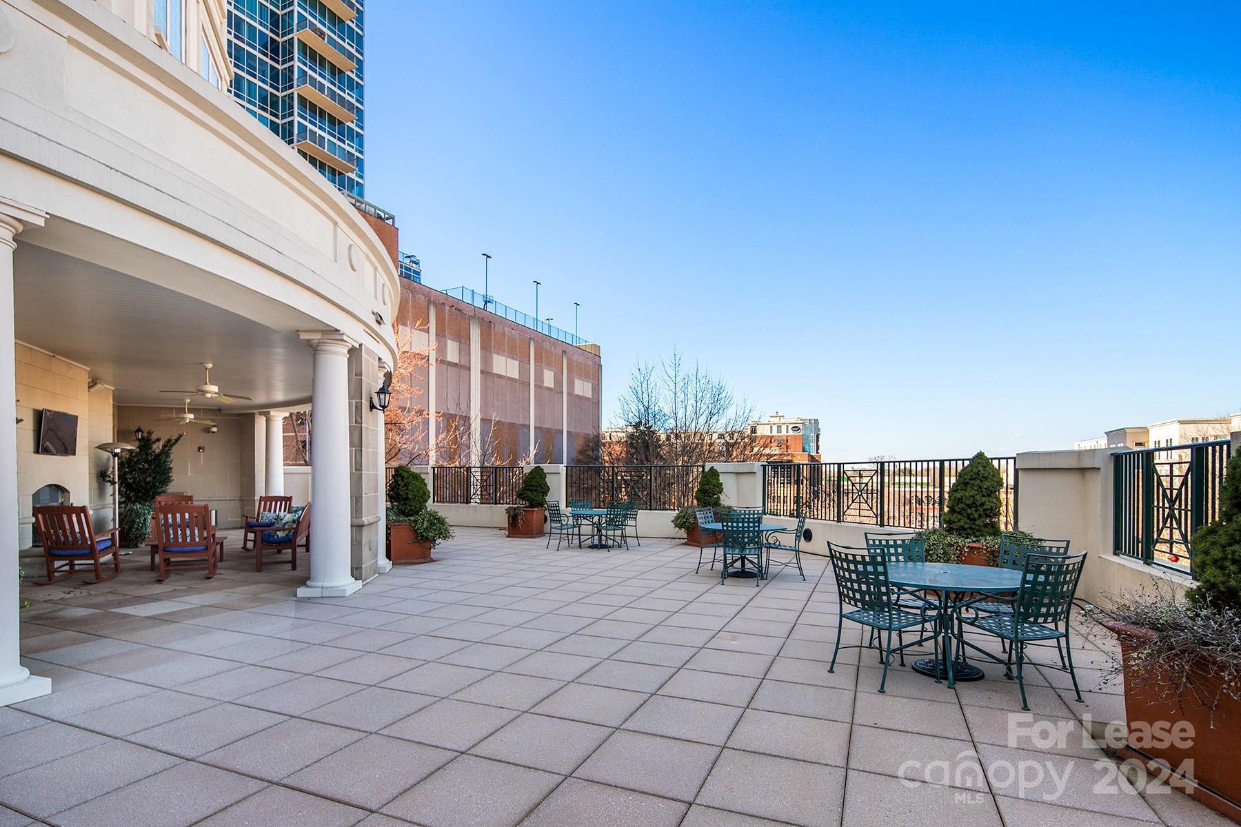 Fifth And Poplar - Residential Lease