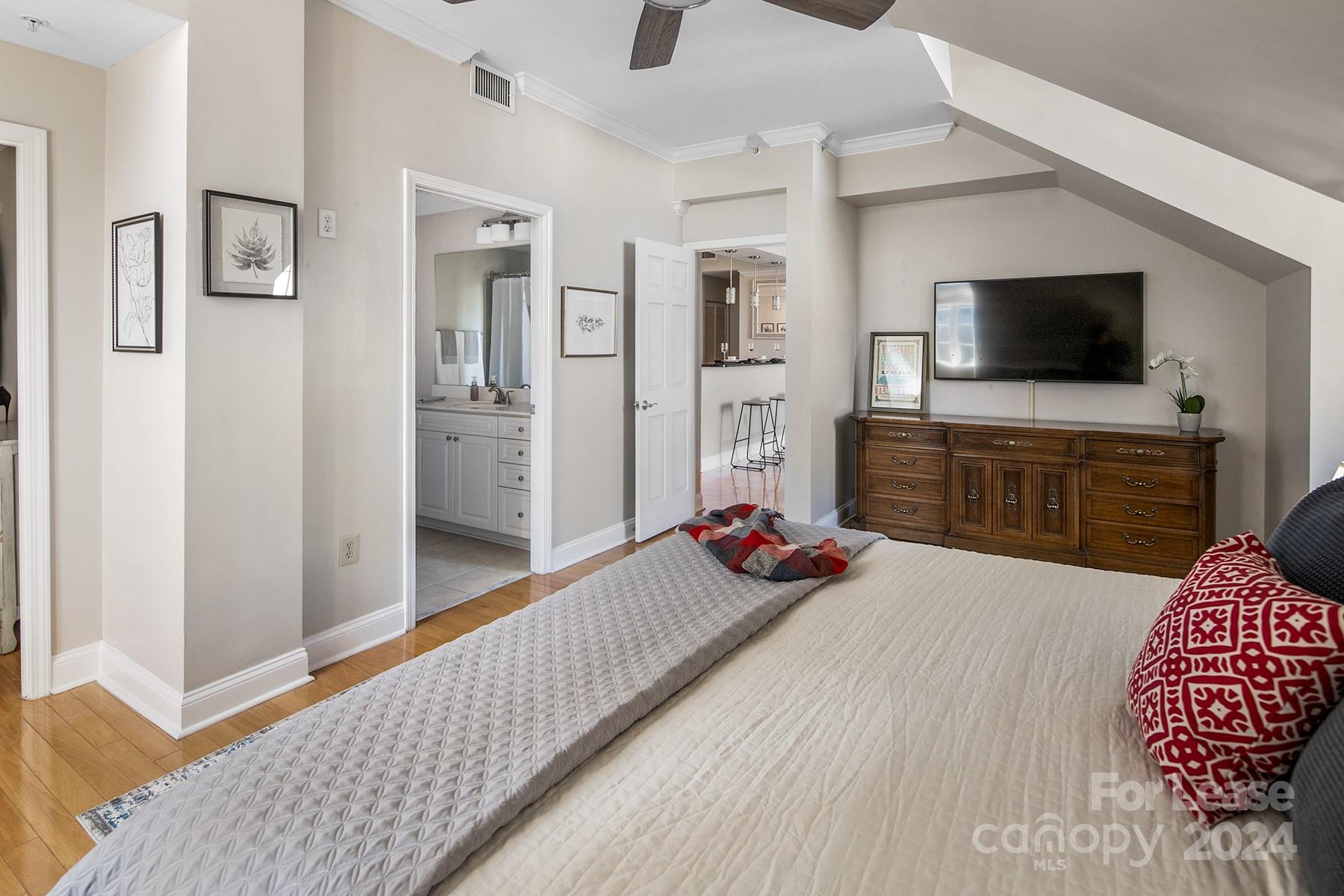 Fifth And Poplar - Residential Lease