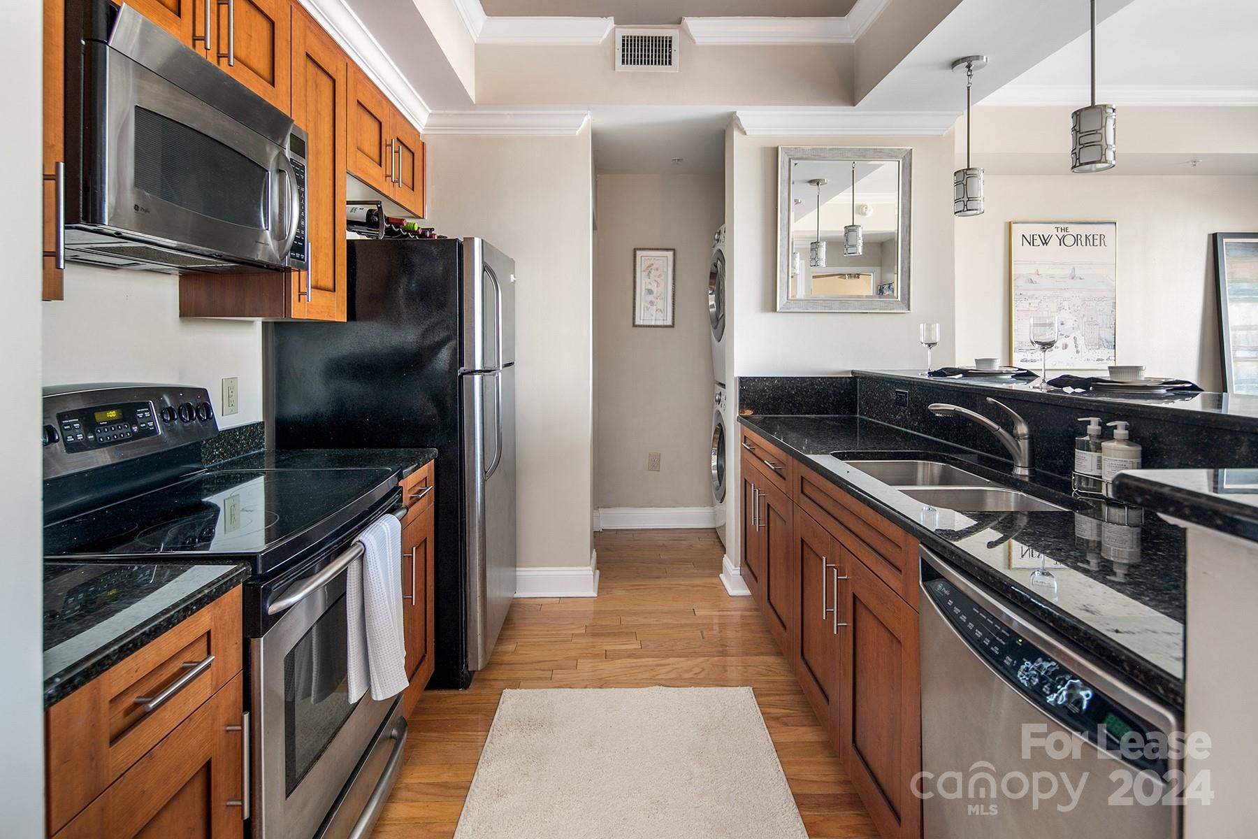 Fifth And Poplar - Residential Lease