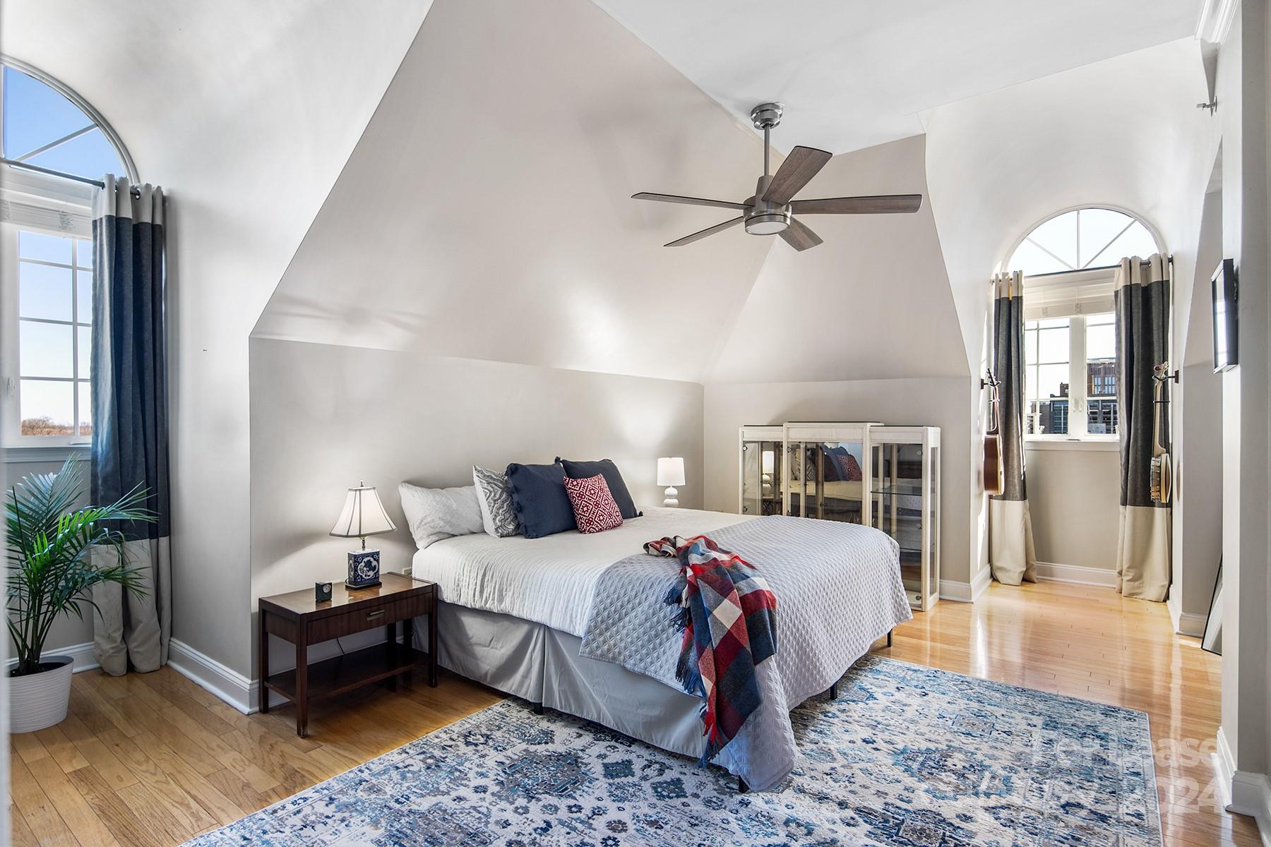 Fifth And Poplar - Residential Lease