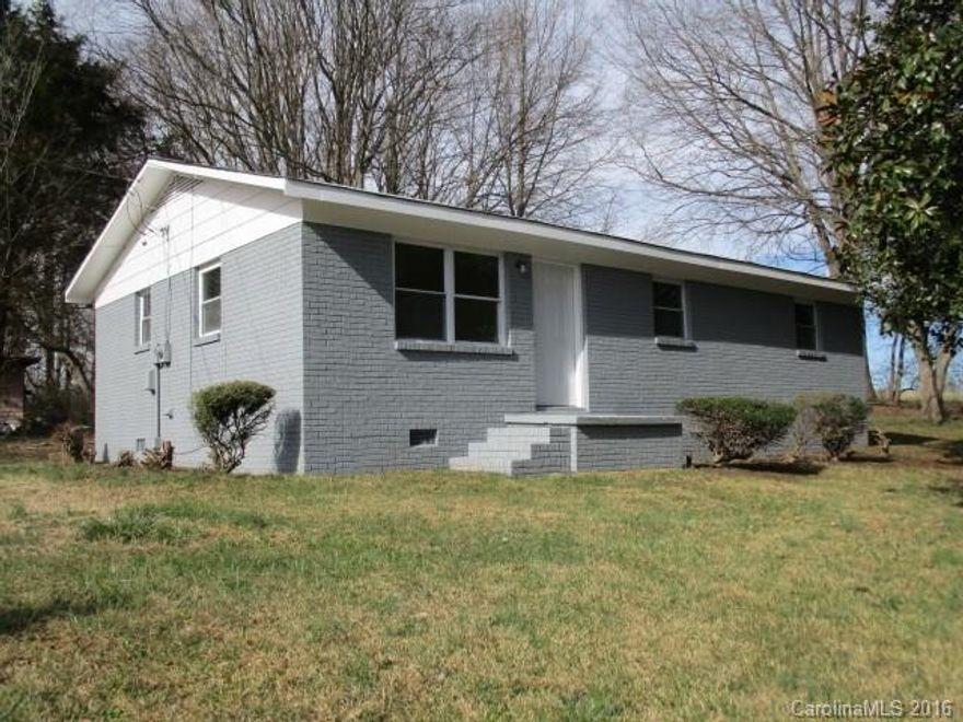 Welcome home to this updated full brick ranch. One level living in great condition - move right in !