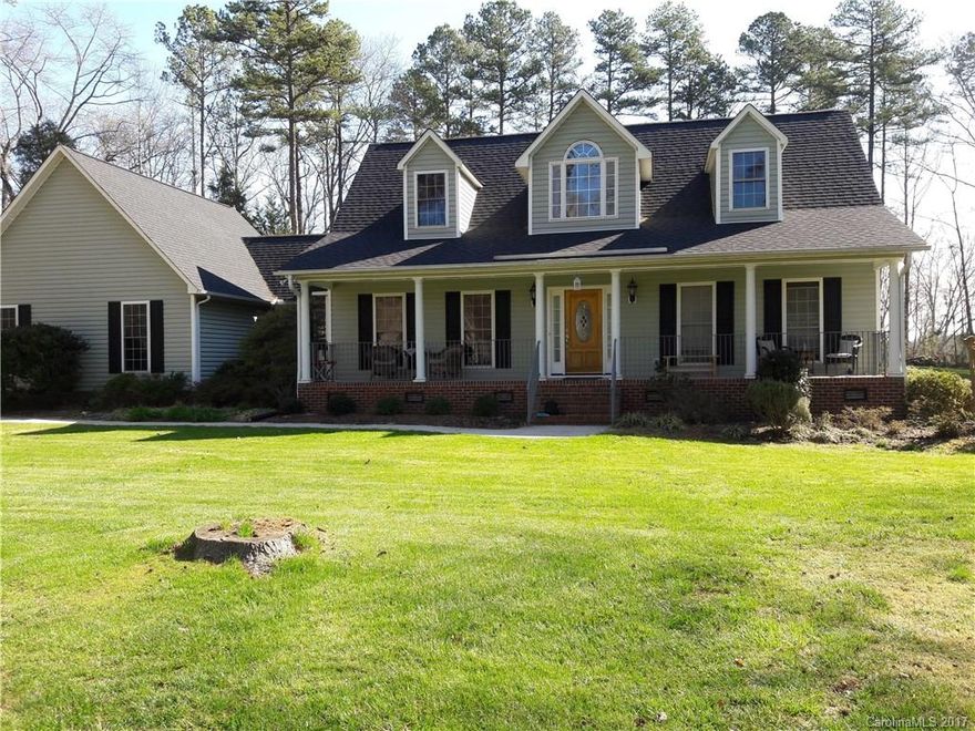 BEAUTIFUL 2 STORY HOME sitting on an acre.. Enjoy the sauna and after go to the swimming pool. 3 bedroom and 2 1/2 baths , double car garage ,hardwood floor in main living area.  Roof 2015.  Already an insptection and termite inspection .No HOA