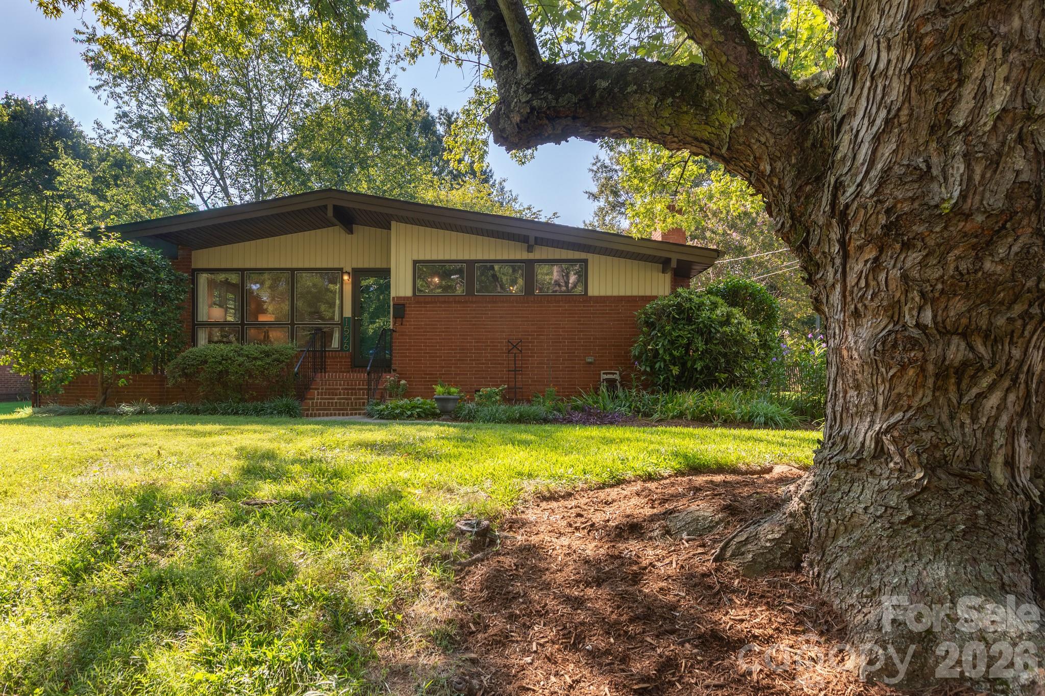 1526 Briarfield Drive