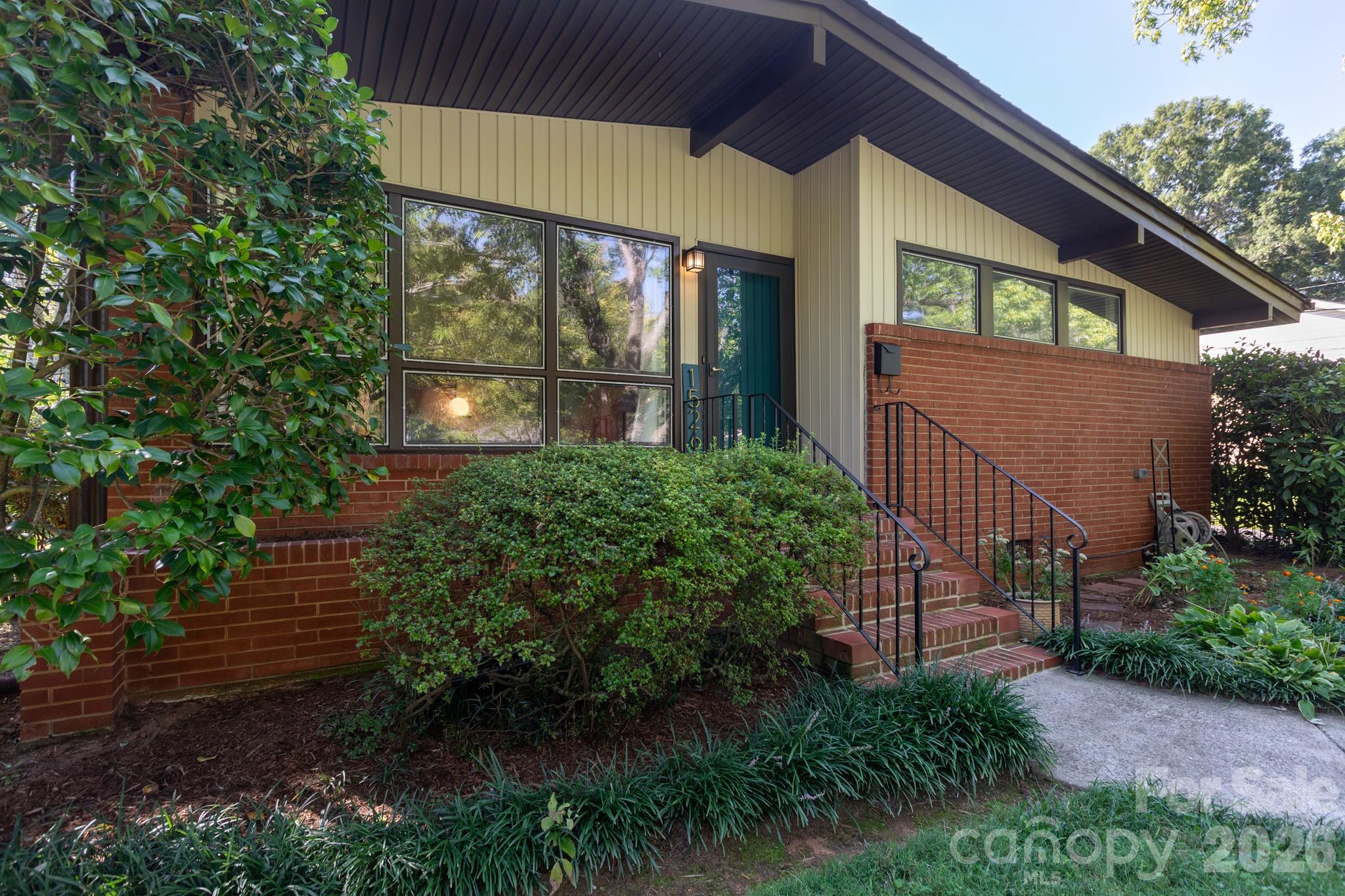 1526 Briarfield Drive