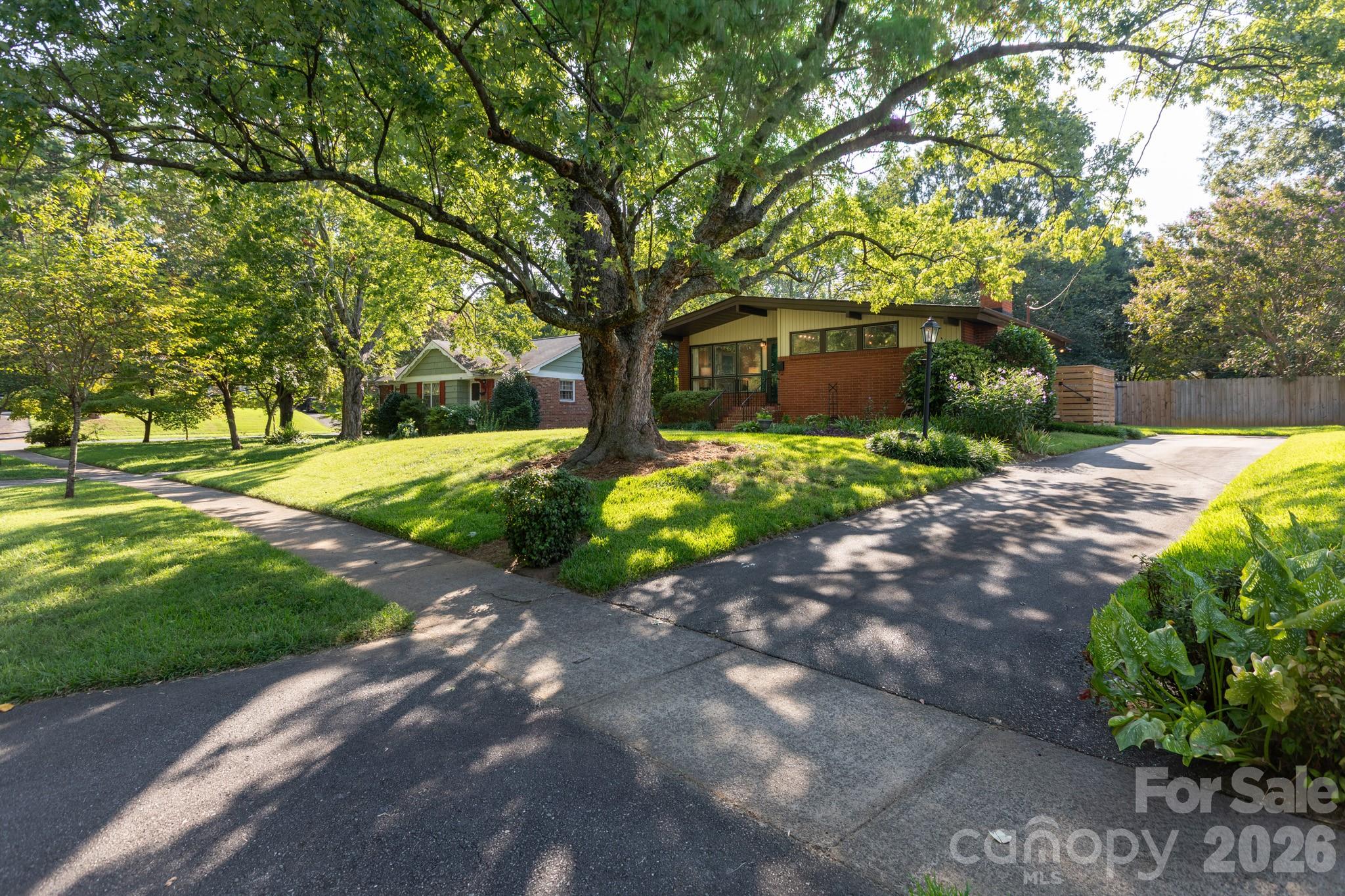 1526 Briarfield Drive