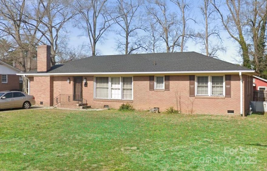 This 3 bedrooms, 1 bathroom home is a great opportunity for an investor looking for a strong rental. The property features comfortable living, good sized bedrooms & fenced backyard. The home is conveniently located to shopping, restaurants, and has easy access to I-77.
