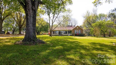 Photo of 9730 Mount Holly Huntersville Road, Huntersville, NC 28078 (MLS # 4364309)