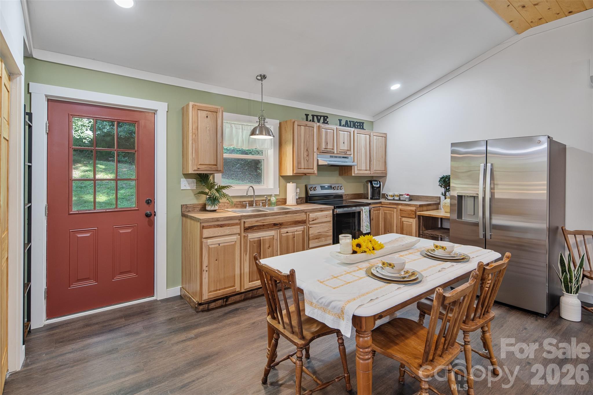 190 Hummingbird Lane