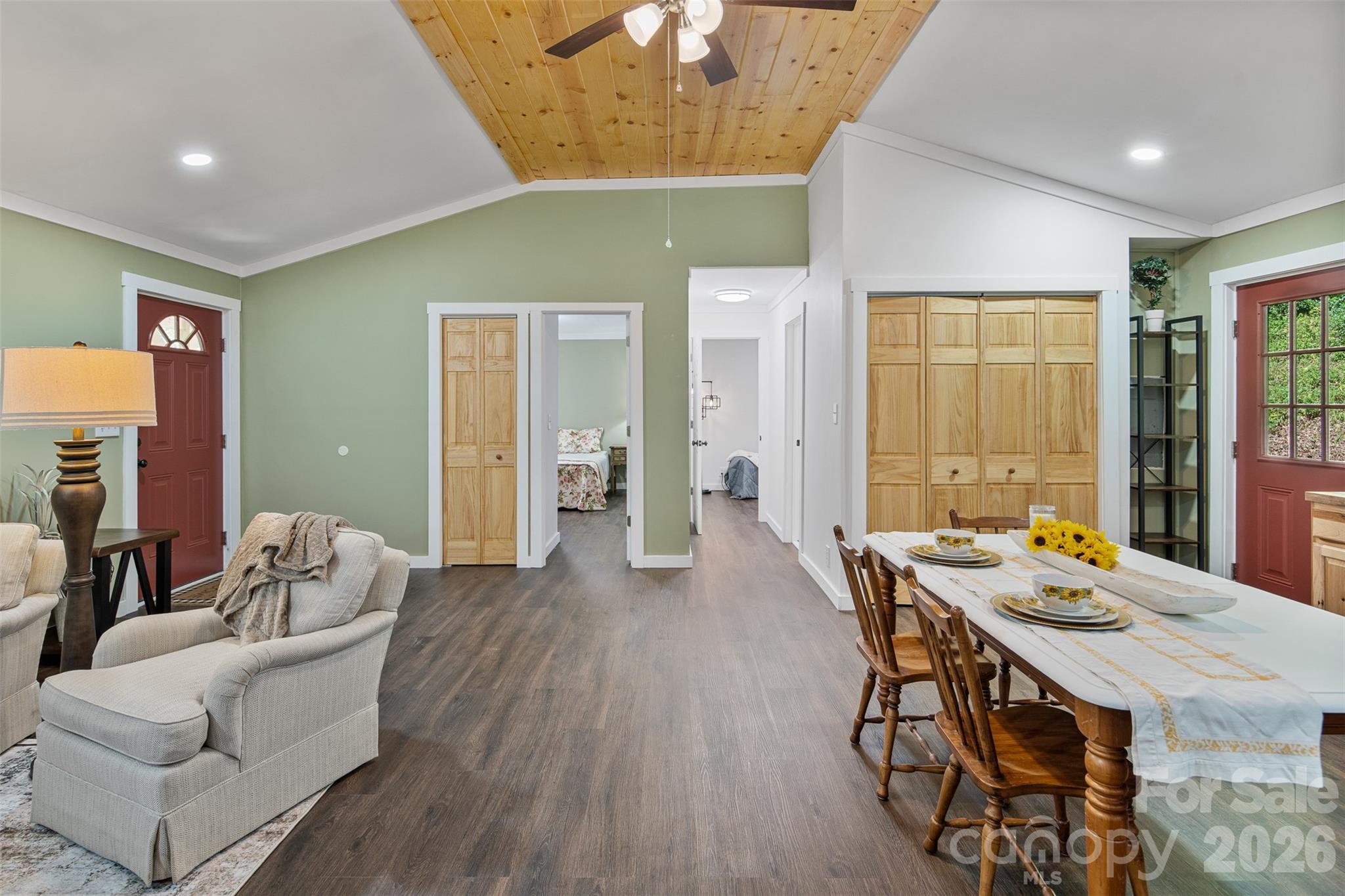 190 Hummingbird Lane