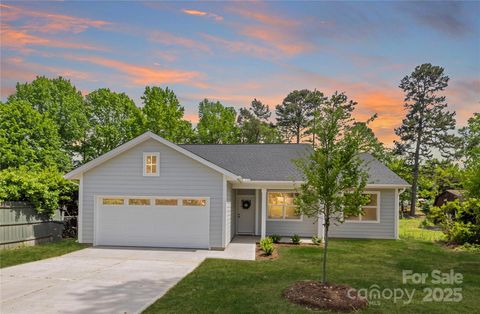 5404 Maplewood Lane Charlotte NC 28227