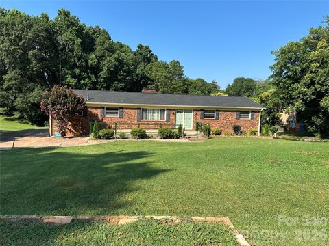 Photo of 9716 Sunway Drive, Mint Hill, NC 28227 (MLS # 4371549)