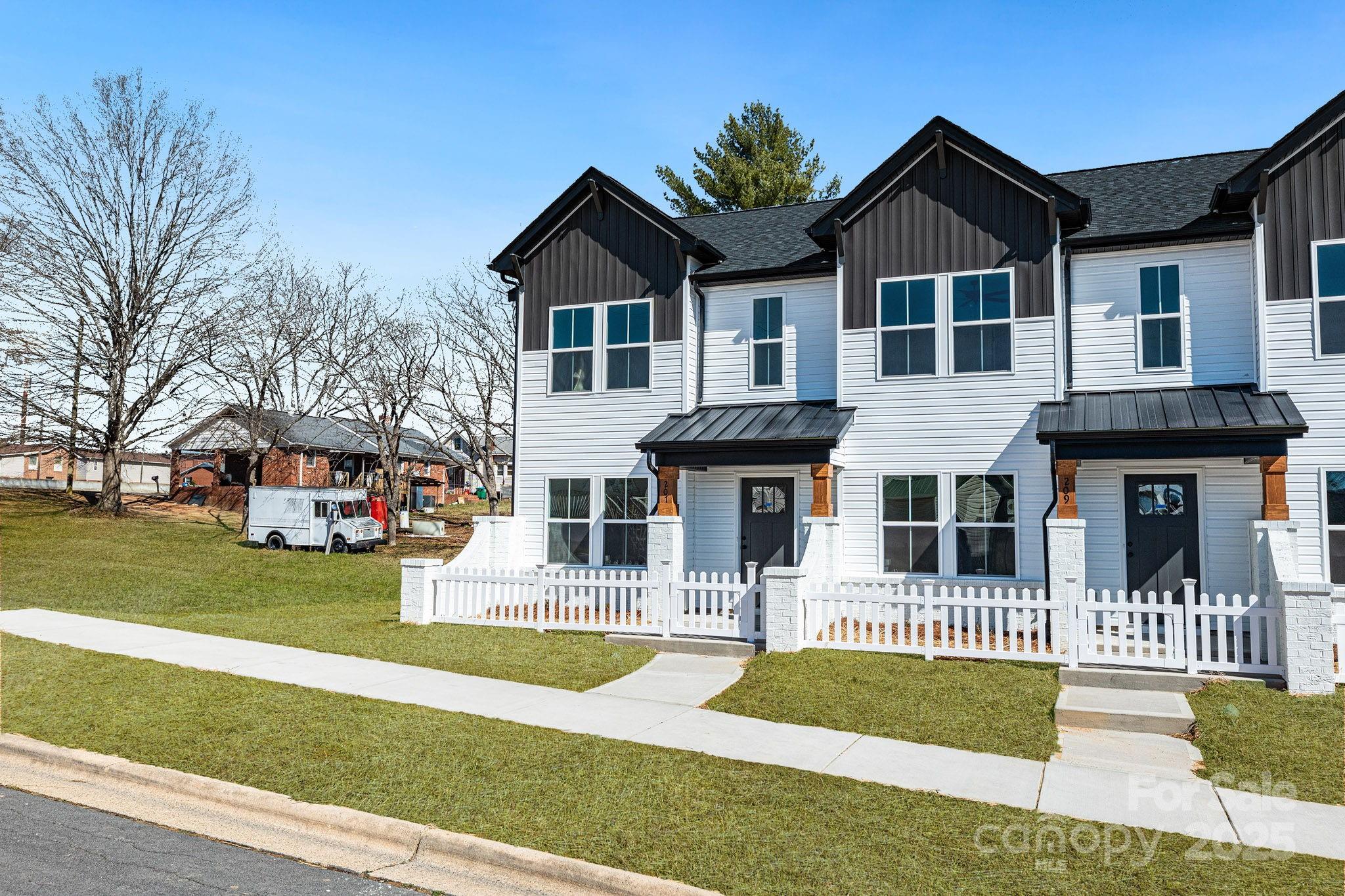 233 E Rice Street 9