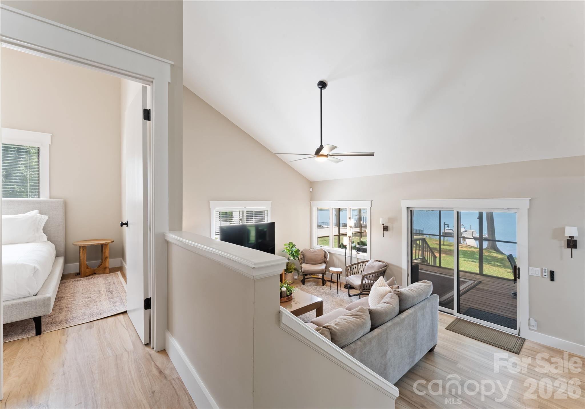 IMPERIAL POINT - Residential