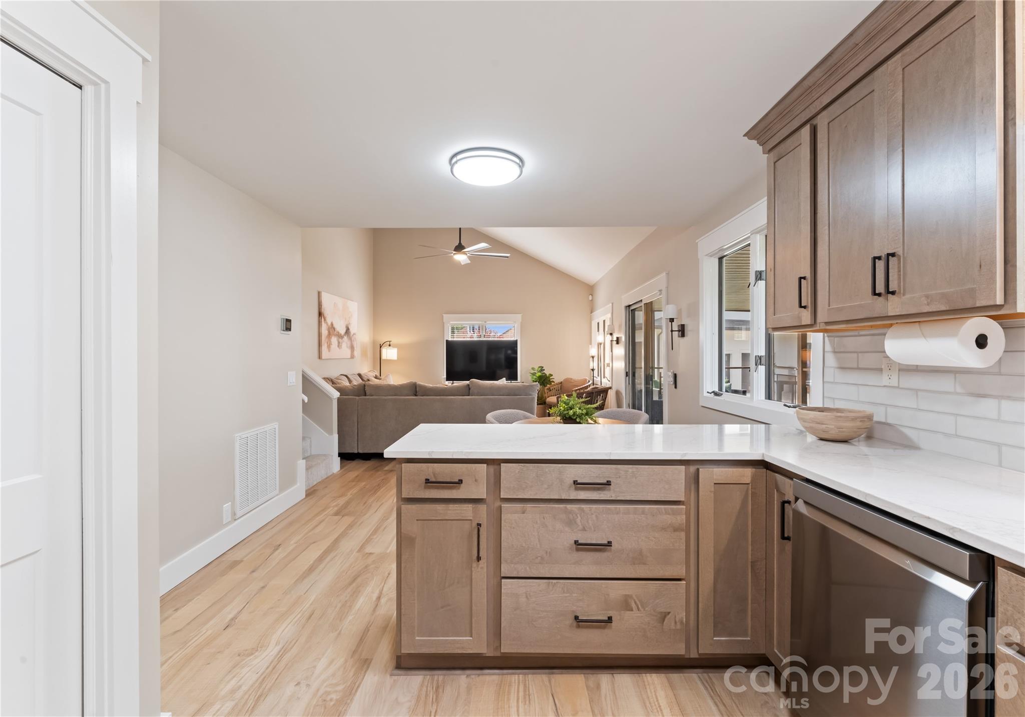IMPERIAL POINT - Residential