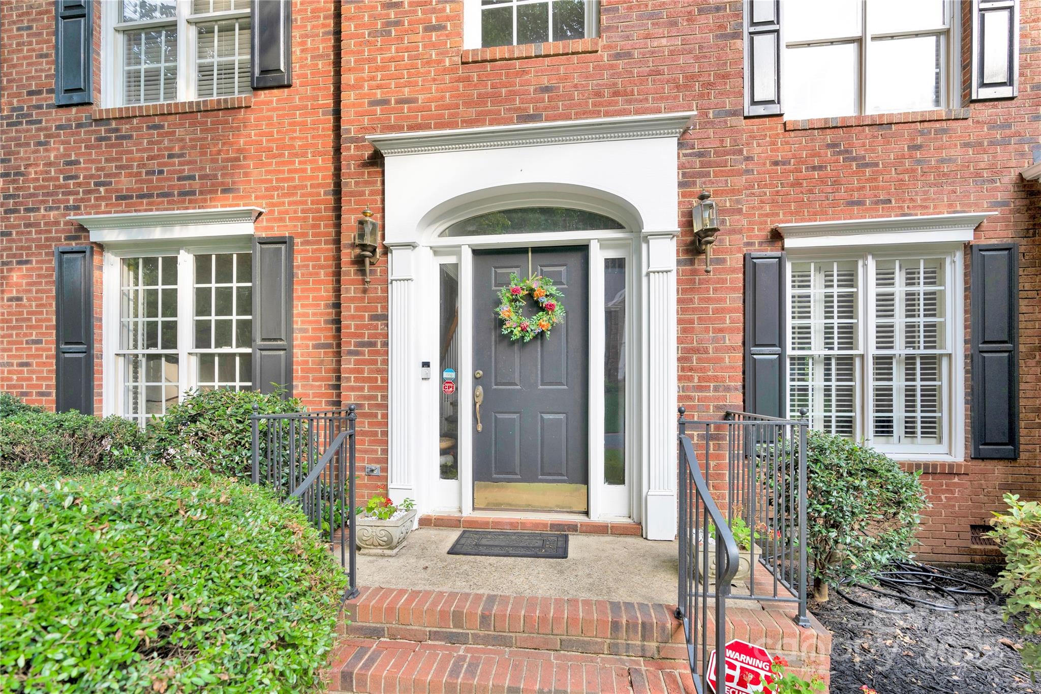 5015 Foxbriar Trail