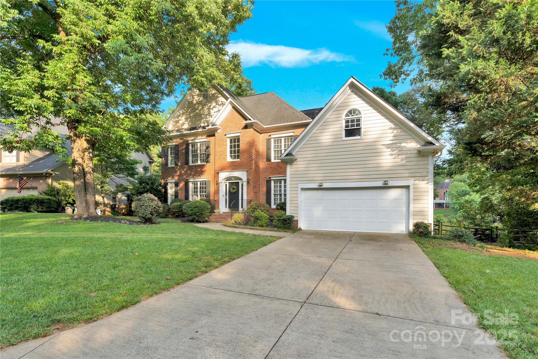 5015 Foxbriar Trail