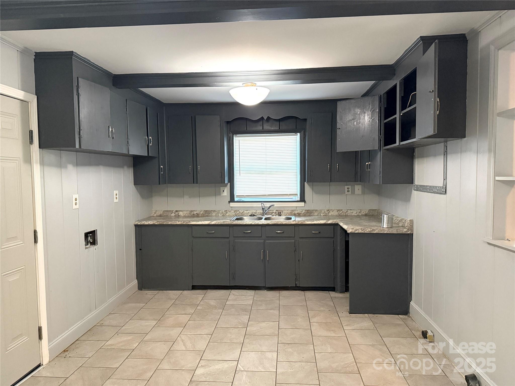 3900 Crestridge Drive