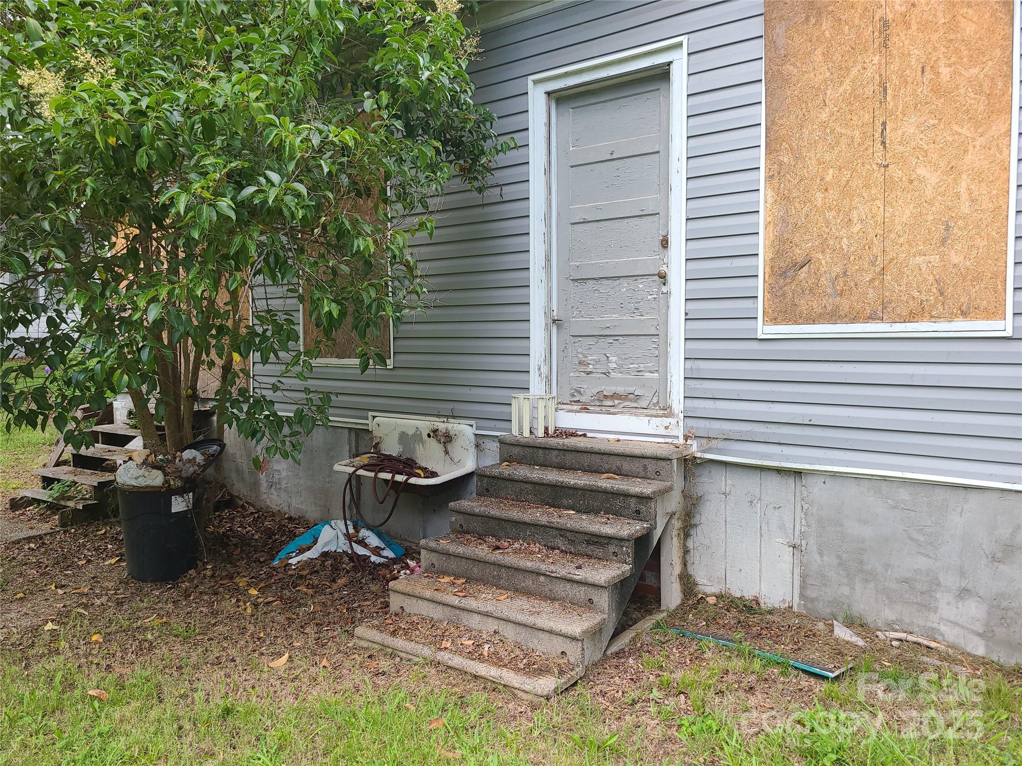 205 W 1st Street