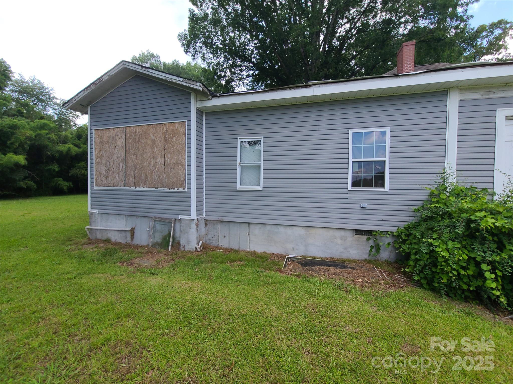 205 W 1st Street