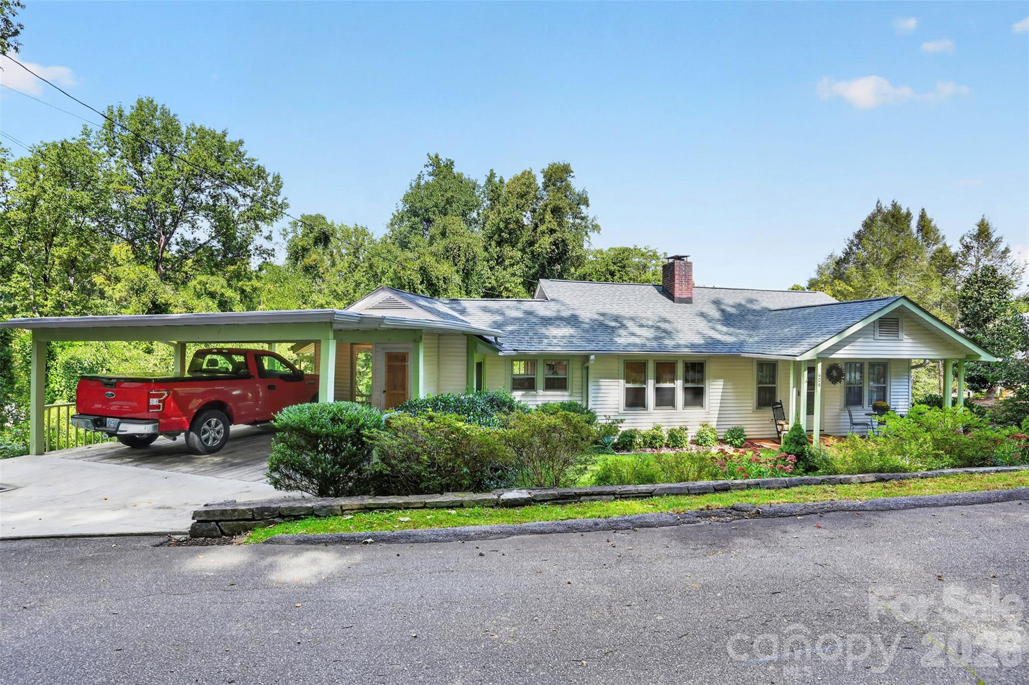 409 Lockhart Road