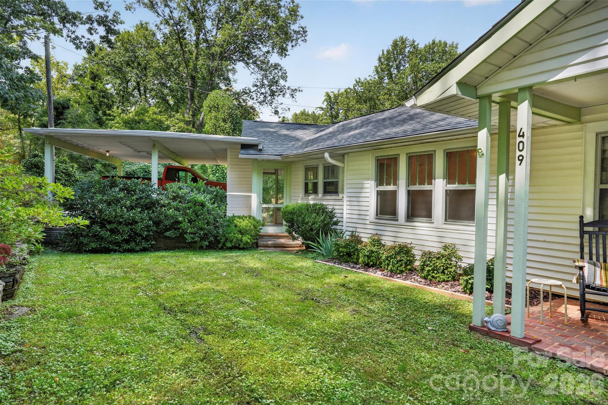 409 Lockhart Road