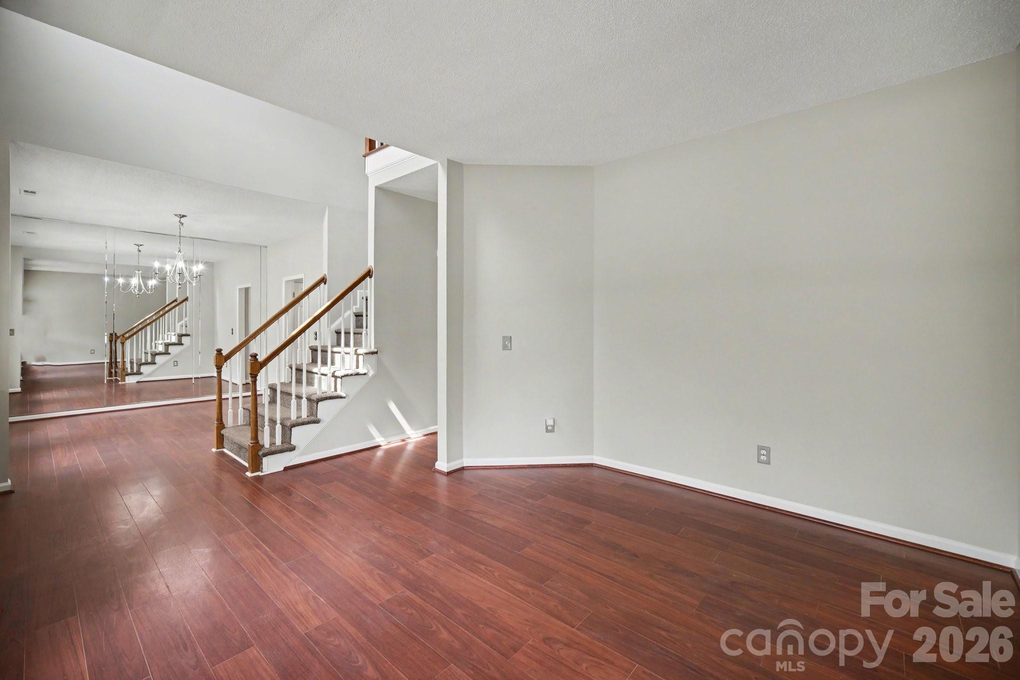 1921 Stonewyck Avenue