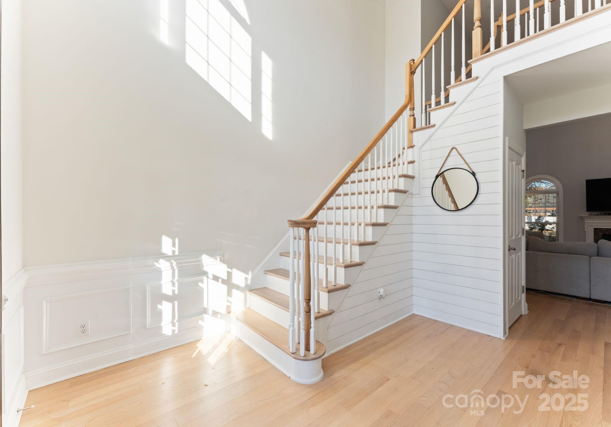 706 King Fredrick Lane SW