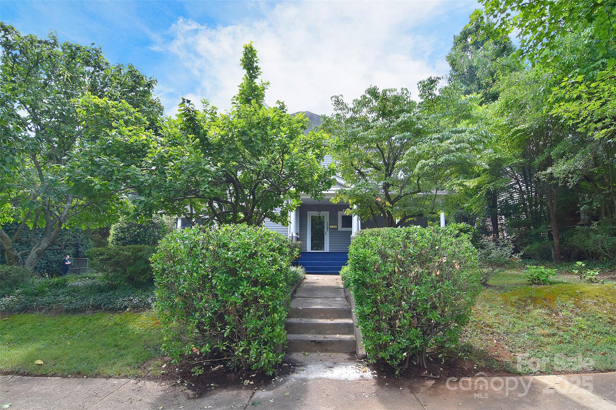1707 N Main Street