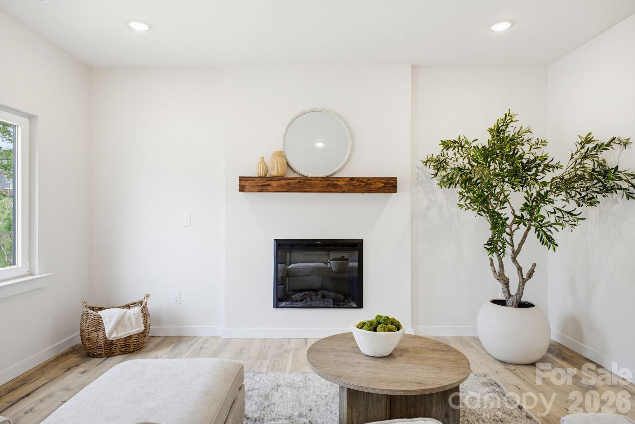 1928 46th Avenue Drive NE