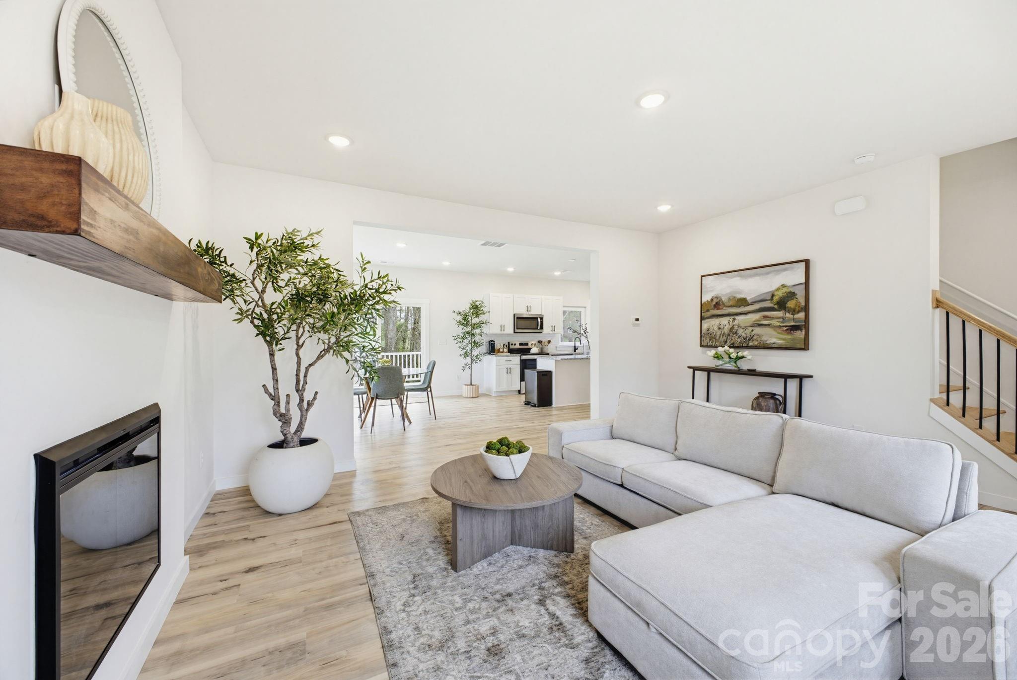 1928 46th Avenue Drive NE