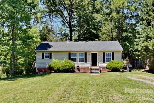 2208 SHALIMAR DR, CHARLOTTE, NC 28216 - Image 53aecac16ba36d78f41e79e795d893fd/1563667589