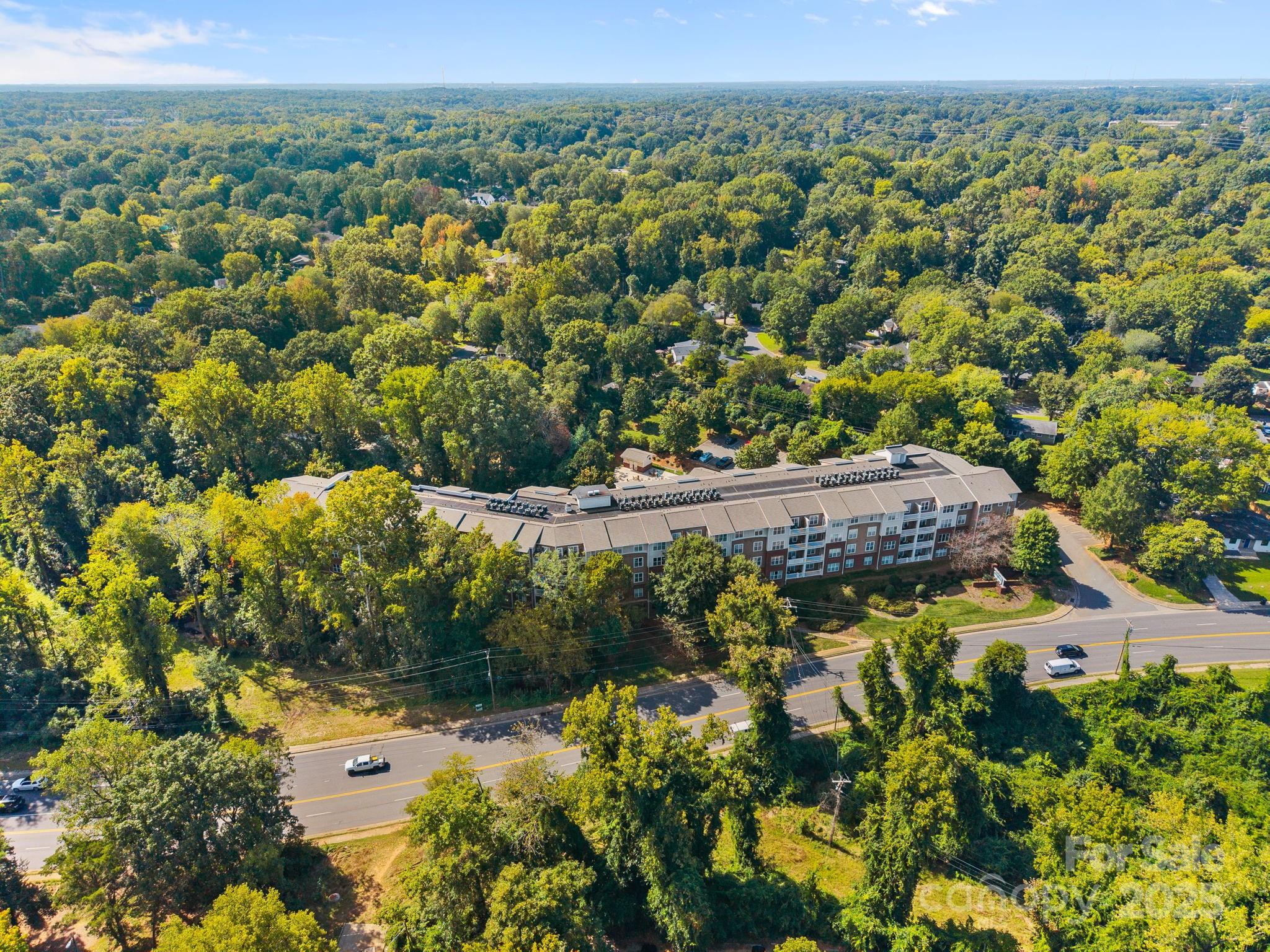 1000 E Woodlawn Road 413
