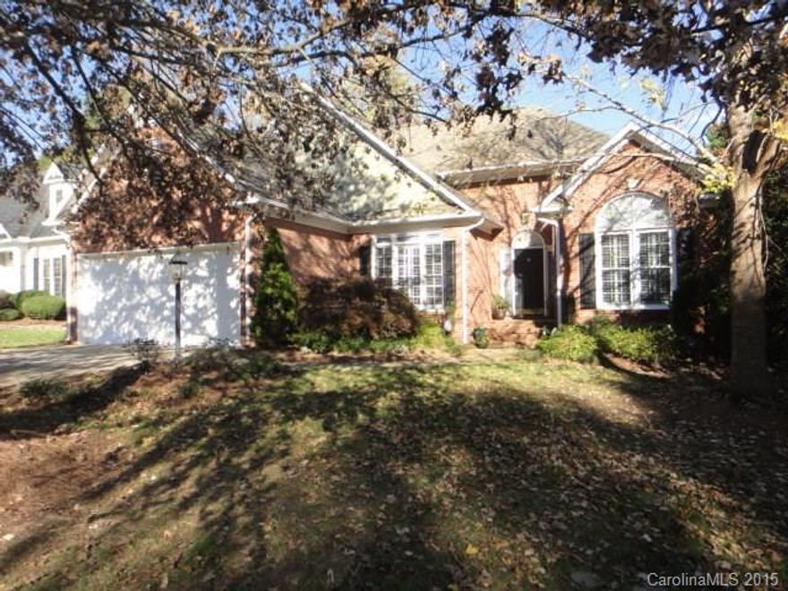 Nice established neighborhood convenient to schools and shopping. You will enjoy this one level modern split floor plan with open family , formal dining room, eat in kitchen and double garage. Hardwood floors in foyer,family room,dining room and hall. Vaulted ceiling, fireplace with gas logs. This home is a must see. Roof is approximate 3 years old.