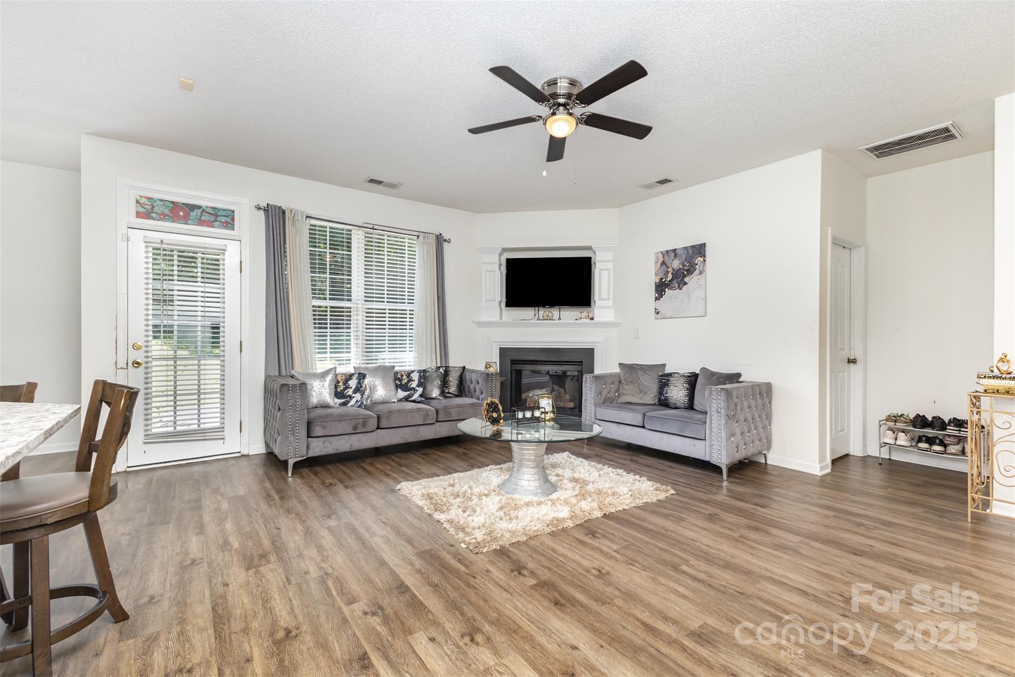 609 Grantham Lane