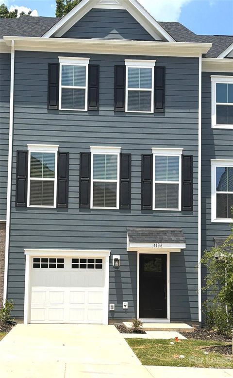 Photo of 4136 Auburn Oak Lane, Charlotte, NC 28208 (MLS # 4405234)