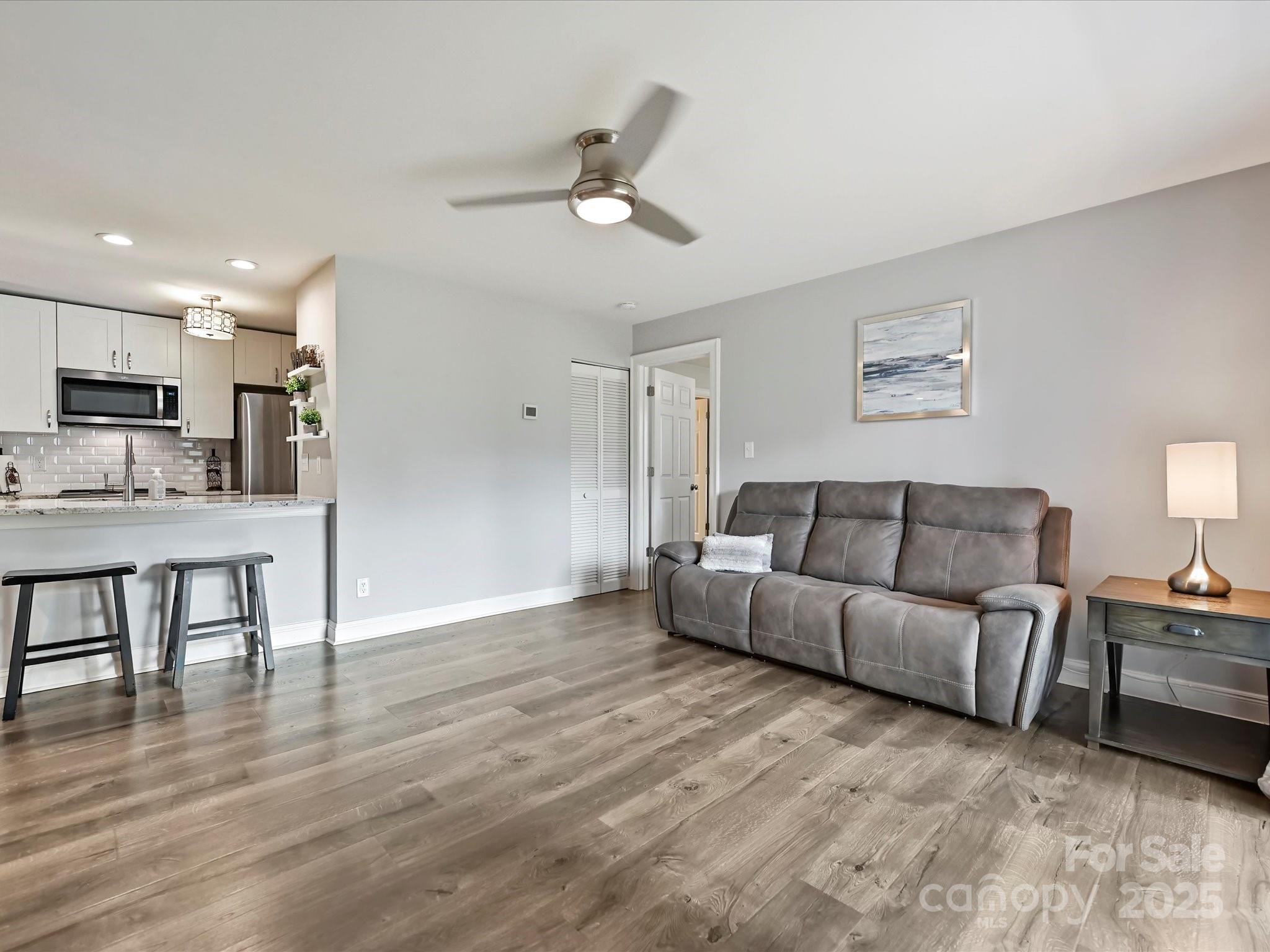 820 Hamiltons Harbor Drive 820